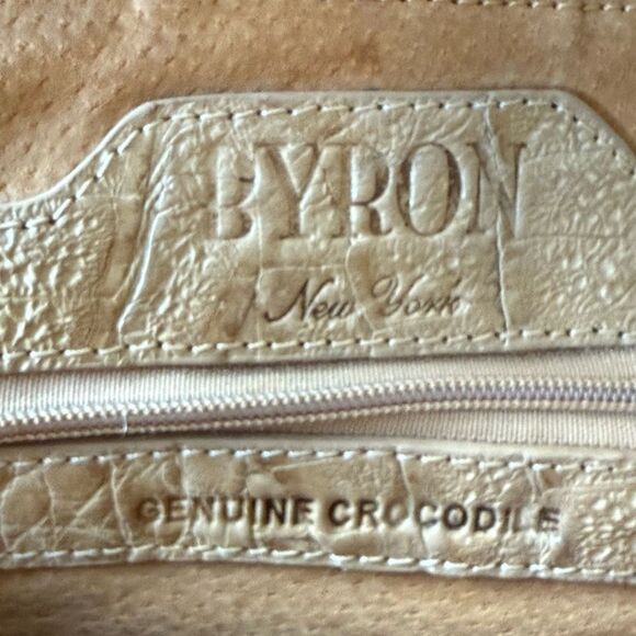 Byron Genuine Hornback Crocodile Tan Leather Tote. - Picture 11 of 11